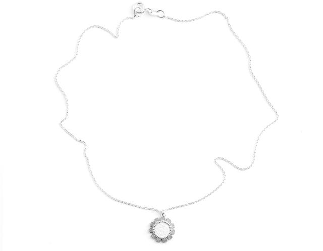 BLOOM Mini<br>Halskjede, hvit perlemor  <br>34 cm