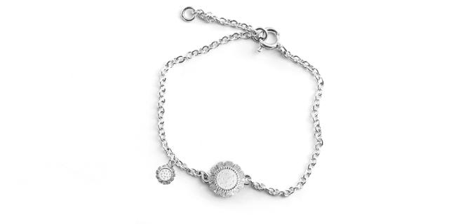 BLOOM Mini<br>Armbånd med blomst, hvit perlemor<br>14-16-cm